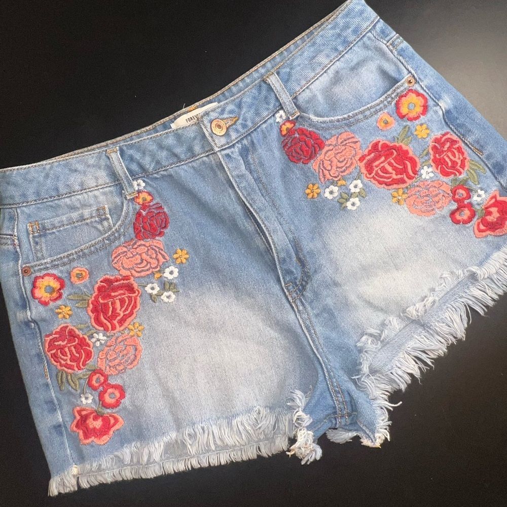 Forever 21 Blue Jean Shorts with Floral Embroidery & Raw Hem Size 30 EUC